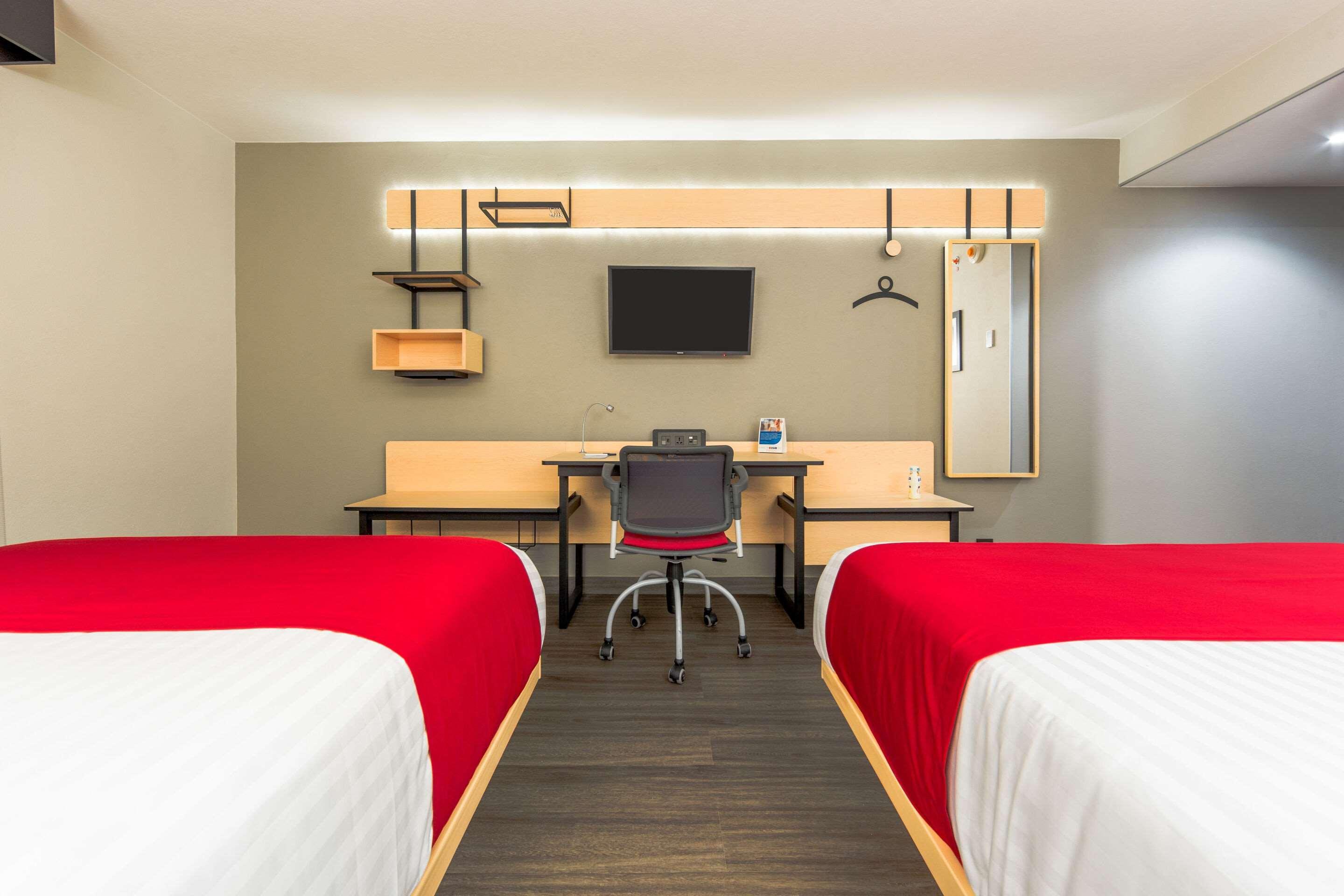 Comfort Inn Делисиас Екстериор снимка