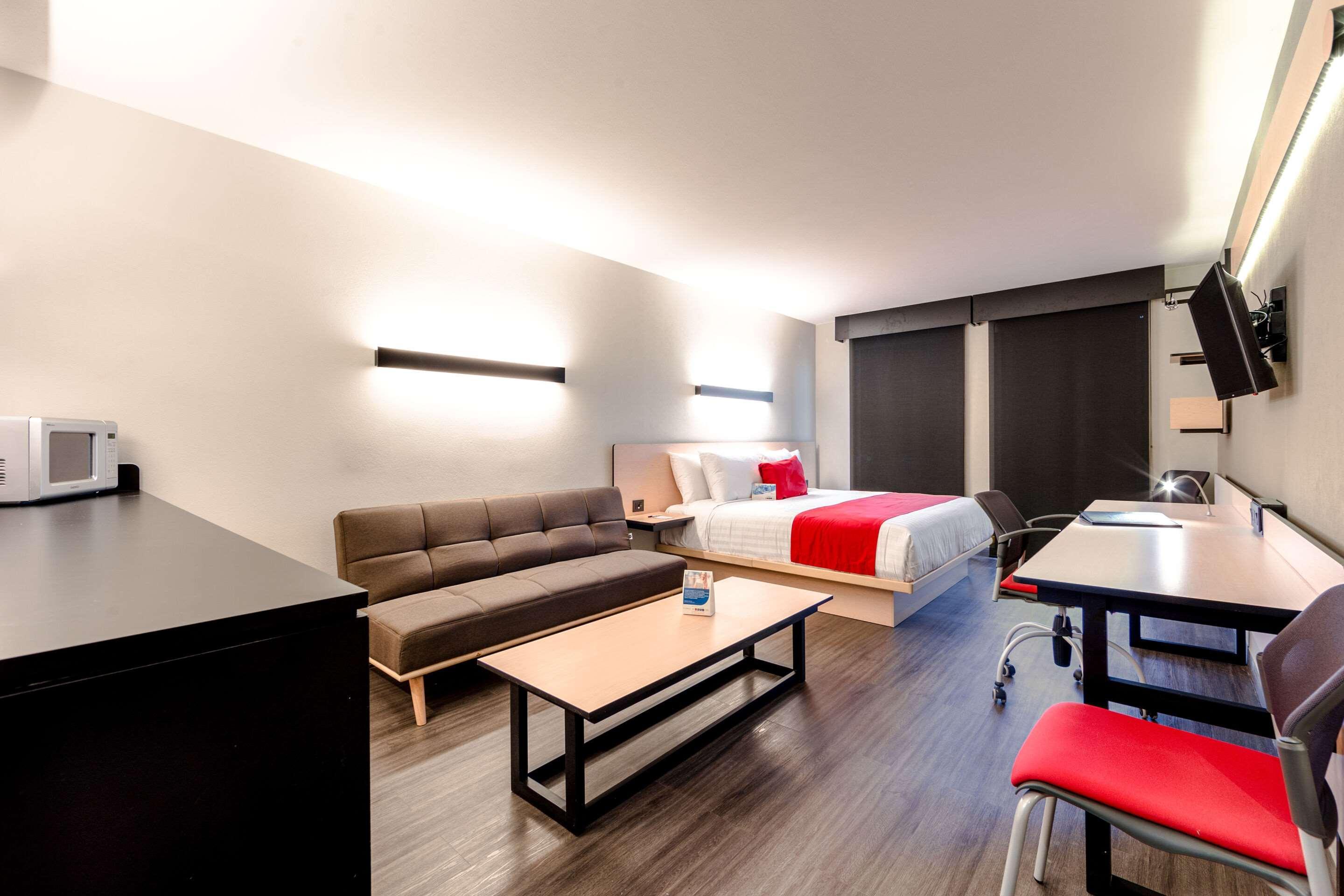 Comfort Inn Делисиас Екстериор снимка