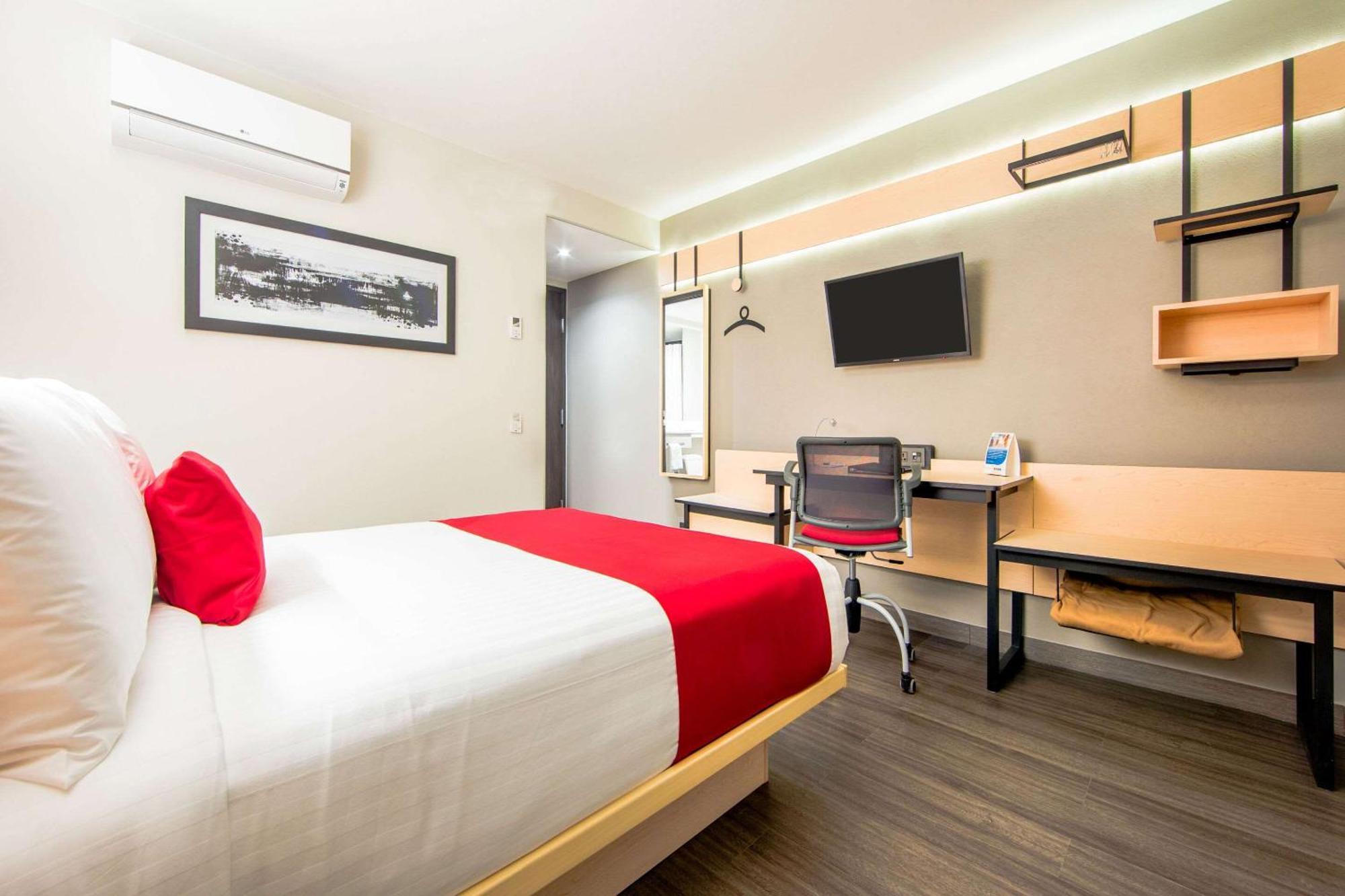 Comfort Inn Делисиас Екстериор снимка