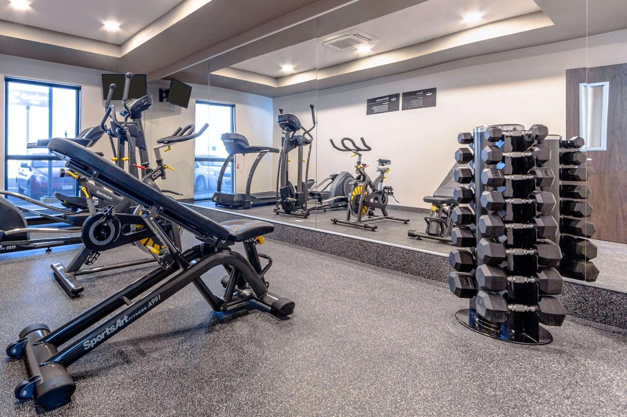 Comfort Inn Делисиас Екстериор снимка